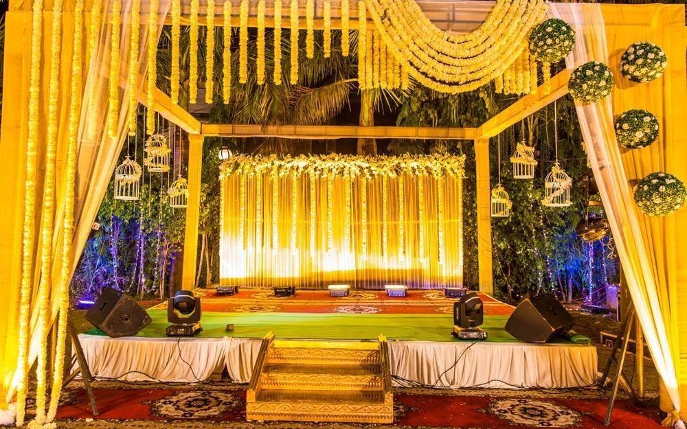 Royal Wedding Stage Decoration Services in Nigdi, Pune - Mirror Edge Event  Organisers