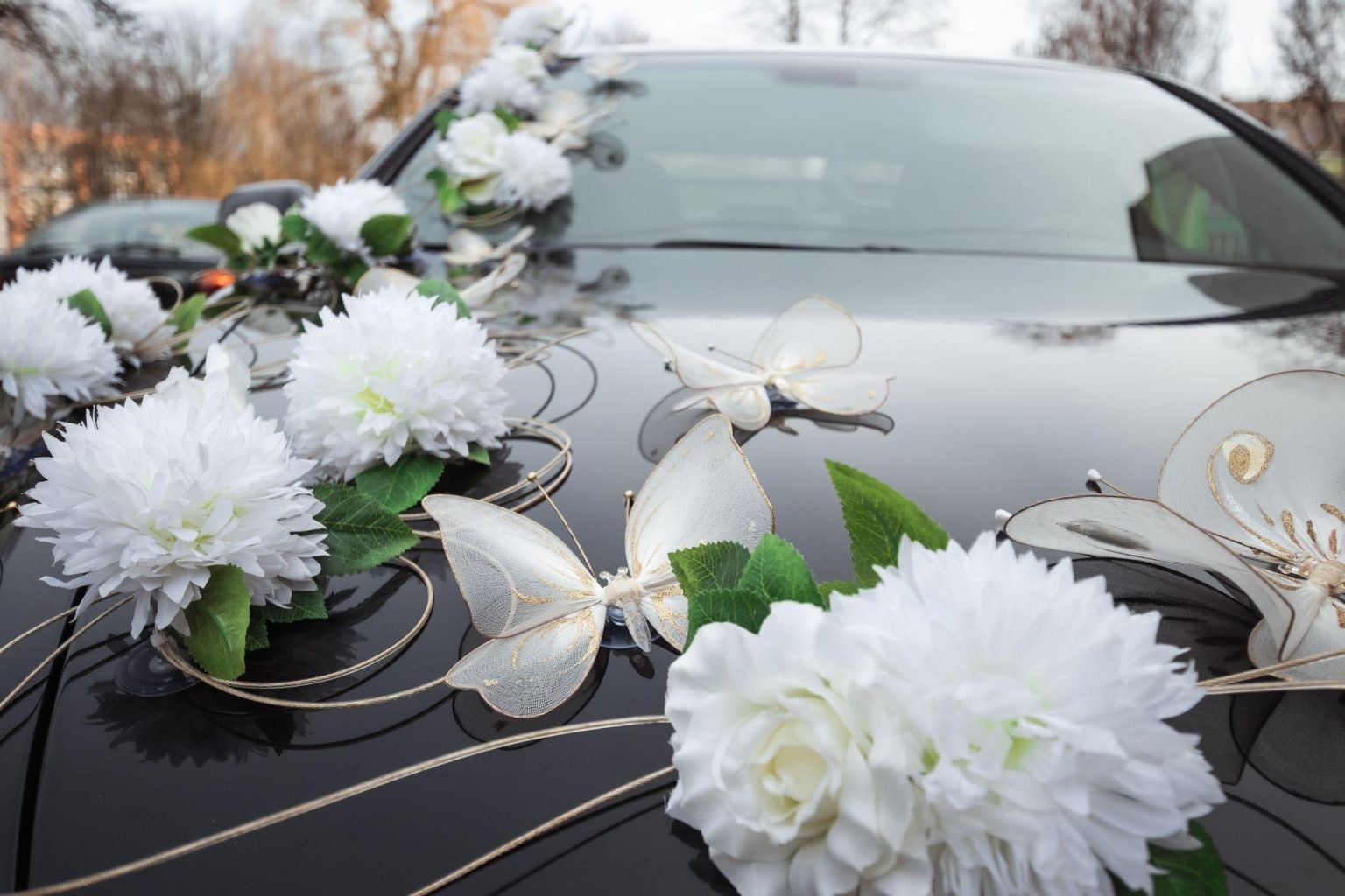 7 Trending Wedding Car Decoration Ideas For Your Big Day | The Wedding ...
